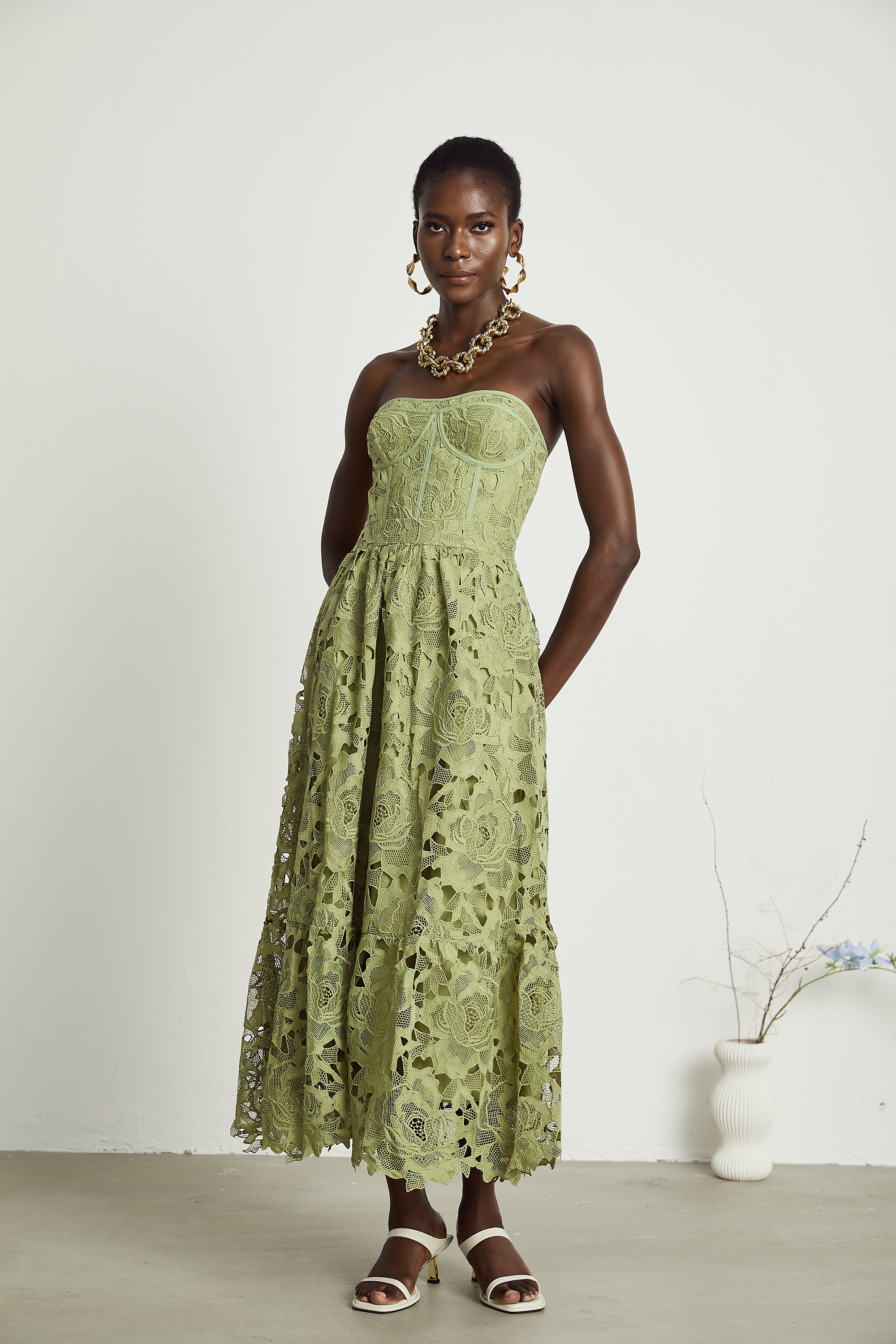Inès Lace Floral Embroidered Midi Dress Off-Shoulder Cut-Out Detail Green