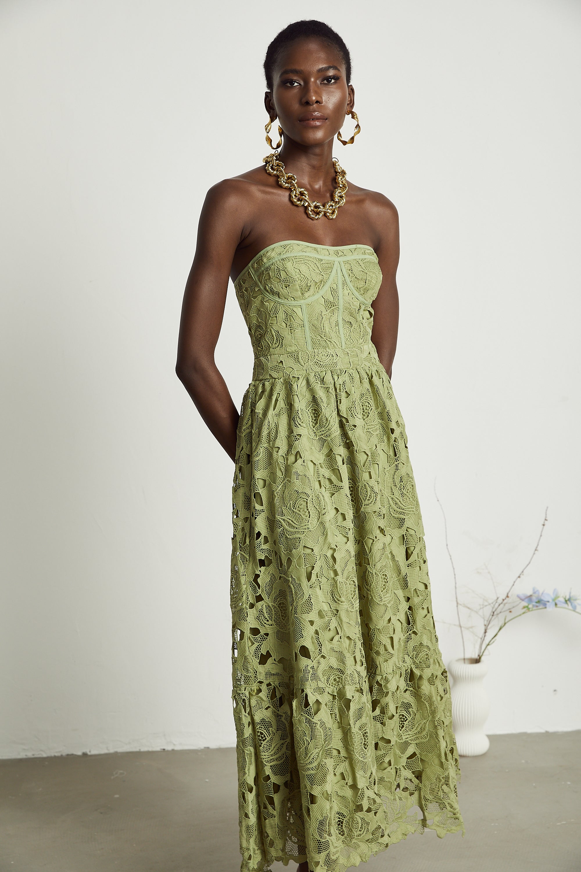 Inès Lace Floral Embroidered Midi Dress Off-Shoulder Cut-Out Detail Green