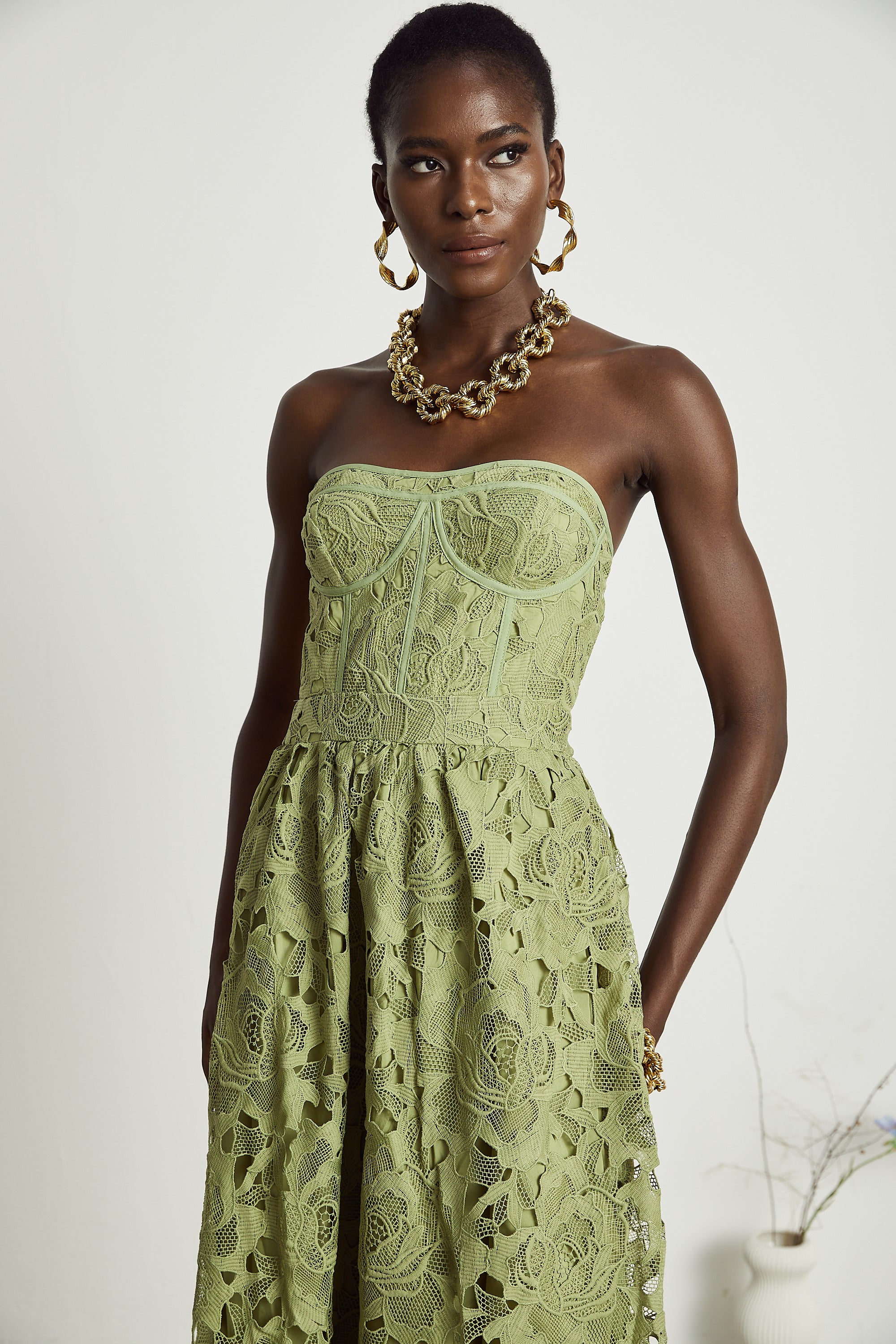 Inès Lace Floral Embroidered Midi Dress Off-Shoulder Cut-Out Detail Green
