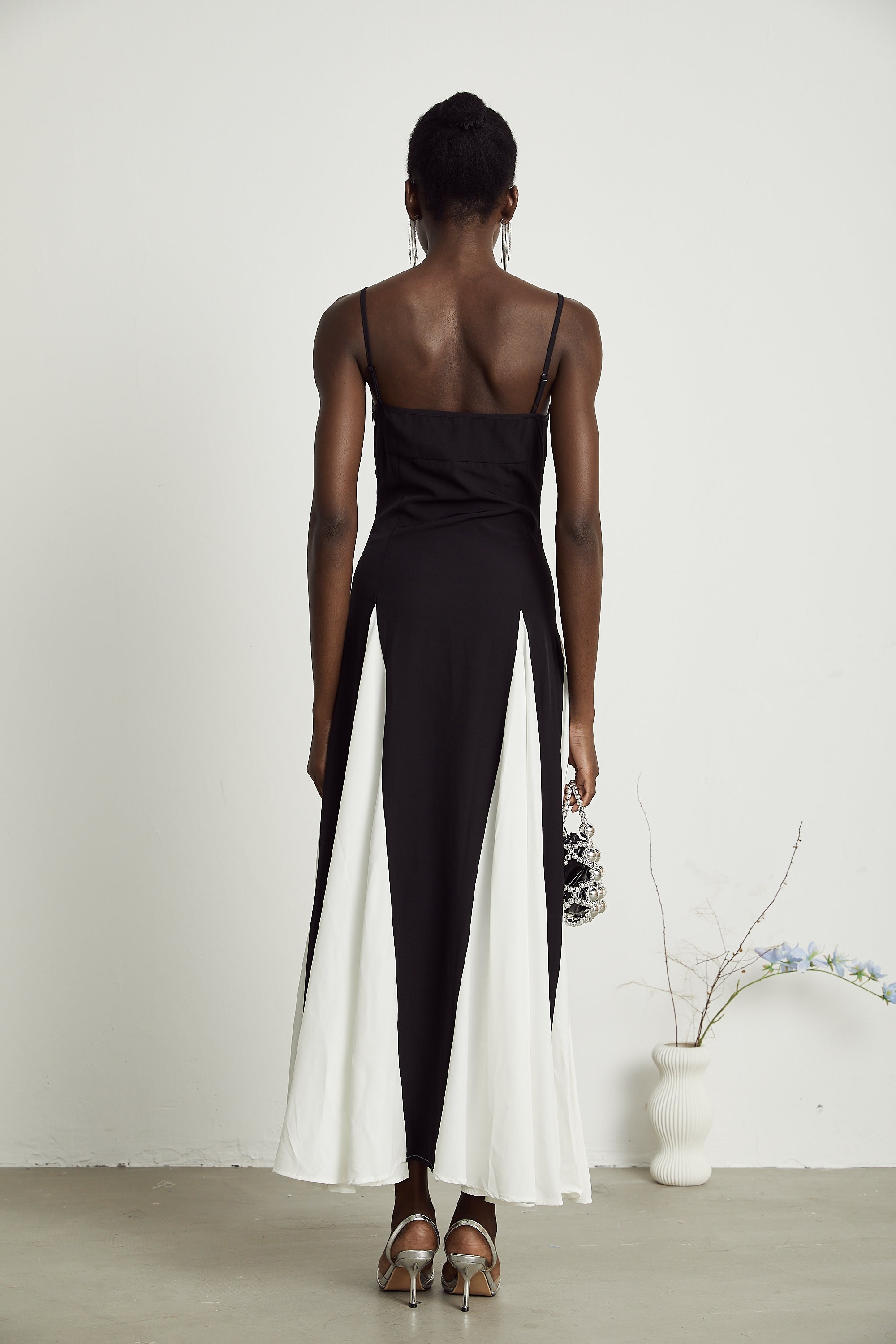 Sofie Two Tone Pleated Maxi Dress Sleeveless Adjustable Straps Detail Black