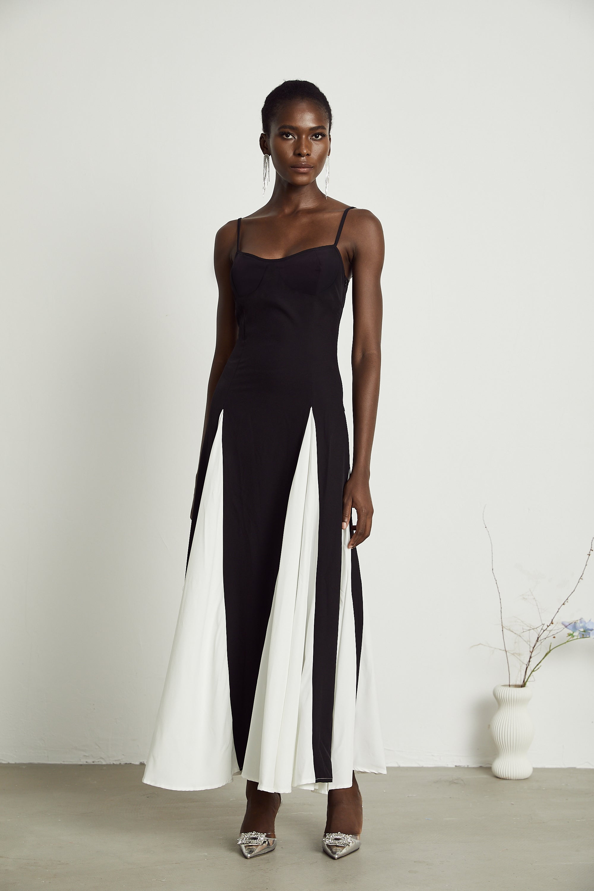 Sofie Two Tone Pleated Maxi Dress Sleeveless Adjustable Straps Detail Black