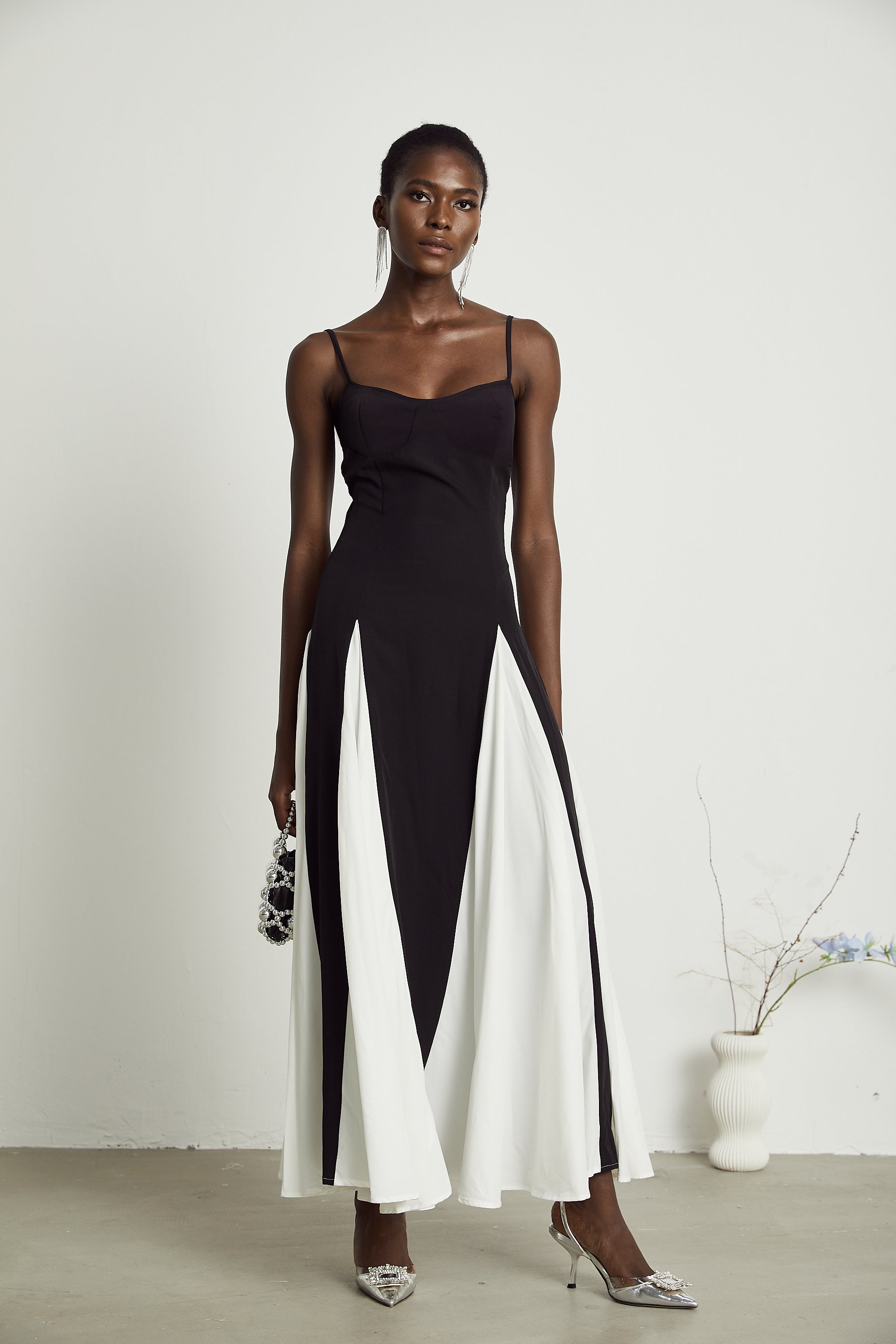 Sofie Two Tone Pleated Maxi Dress Sleeveless Adjustable Straps Detail Black