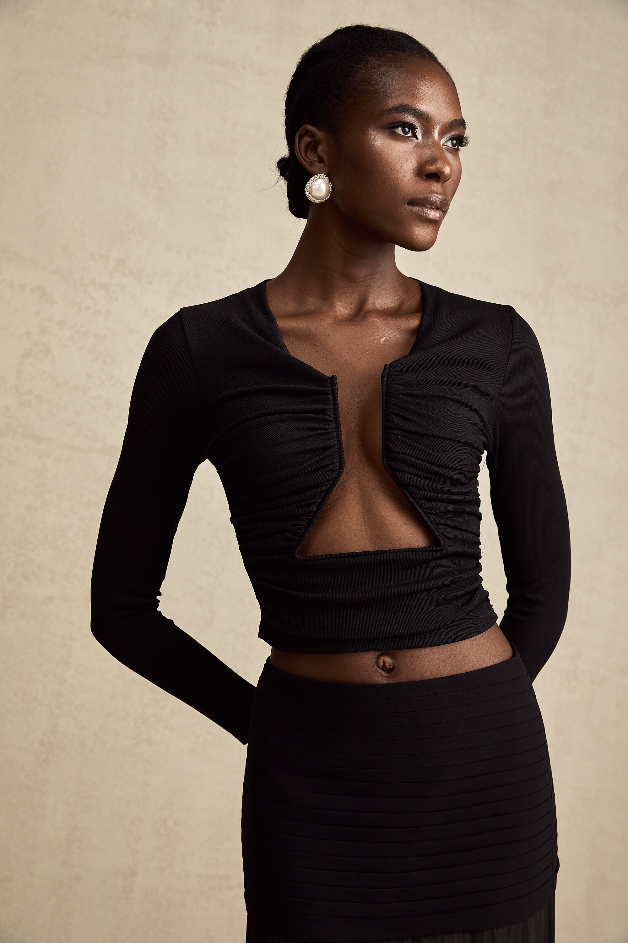 Anaïs Open-Front Gathered Top V-Neck Long Sleeve Boned Design Detail Black