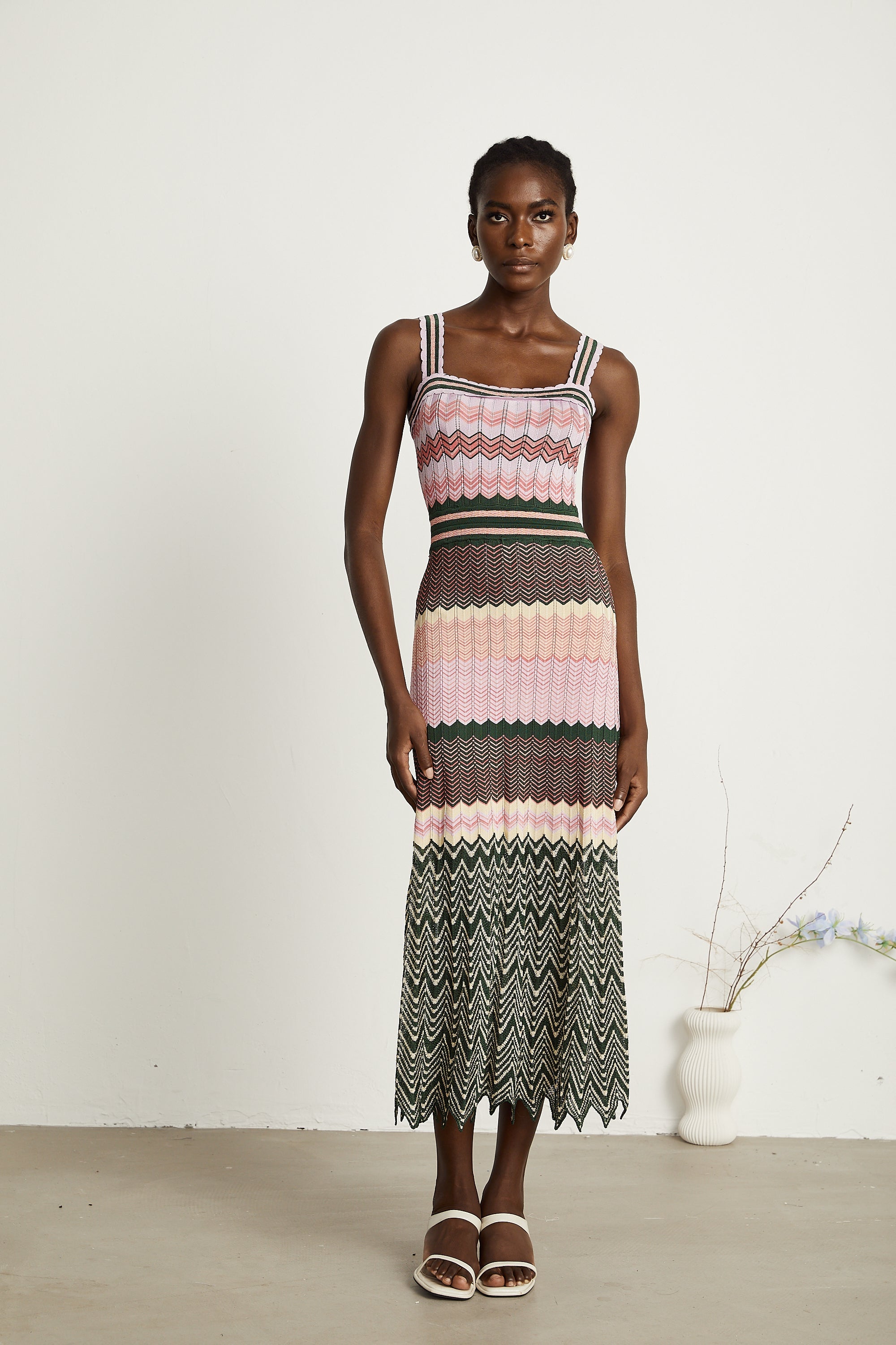 Daphne Contrast Color Knitted Midi Dress Sleeveless Scalloped Edge Detail Pink