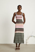 Daphne Contrast Color Knitted Midi Dress Sleeveless Scalloped Edge Detail Pink