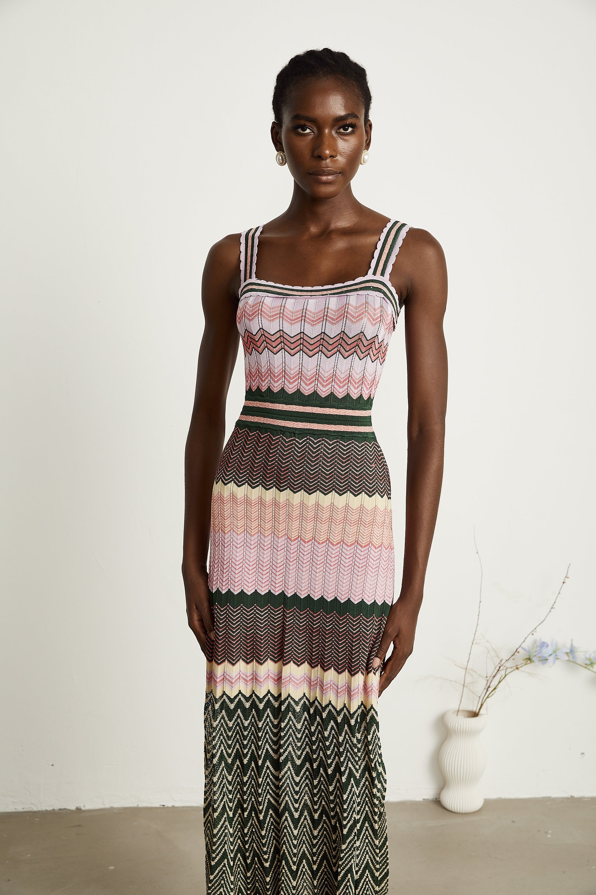 Daphne Contrast Color Knitted Midi Dress Sleeveless Scalloped Edge Detail Pink
