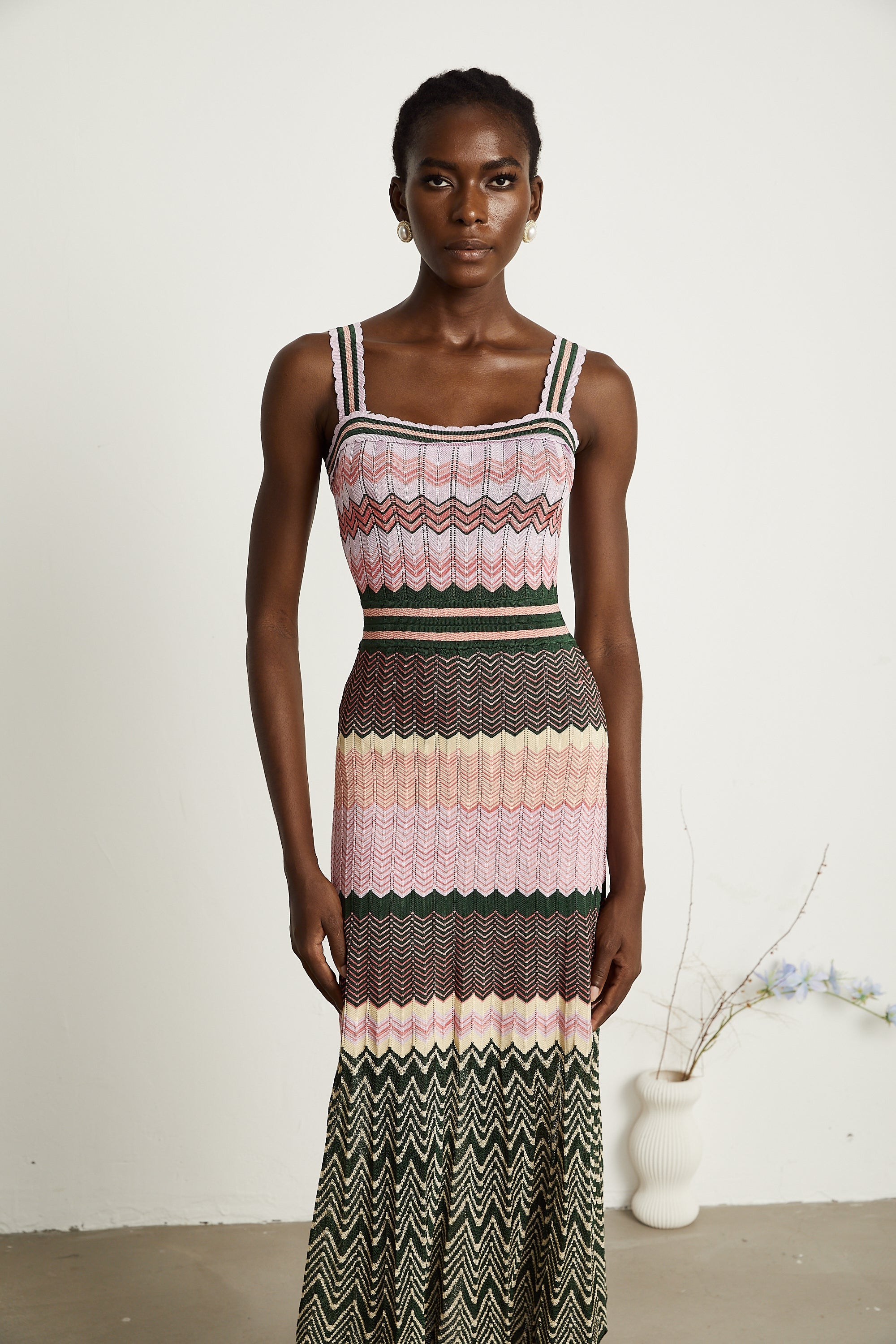 Daphne Contrast Color Knitted Midi Dress Sleeveless Scalloped Edge Detail Pink