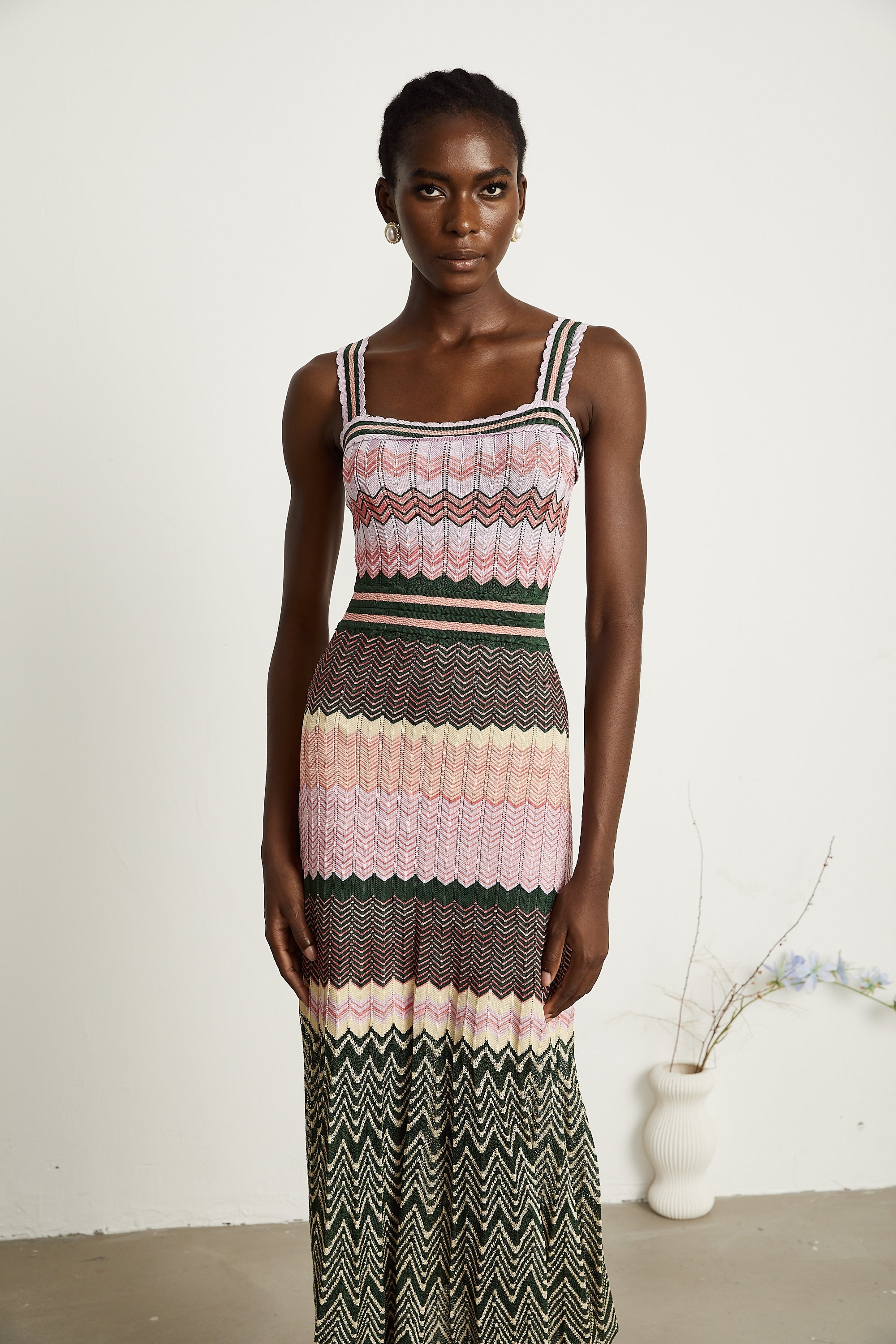 Daphne Contrast Color Knitted Midi Dress Sleeveless Scalloped Edge Detail Pink