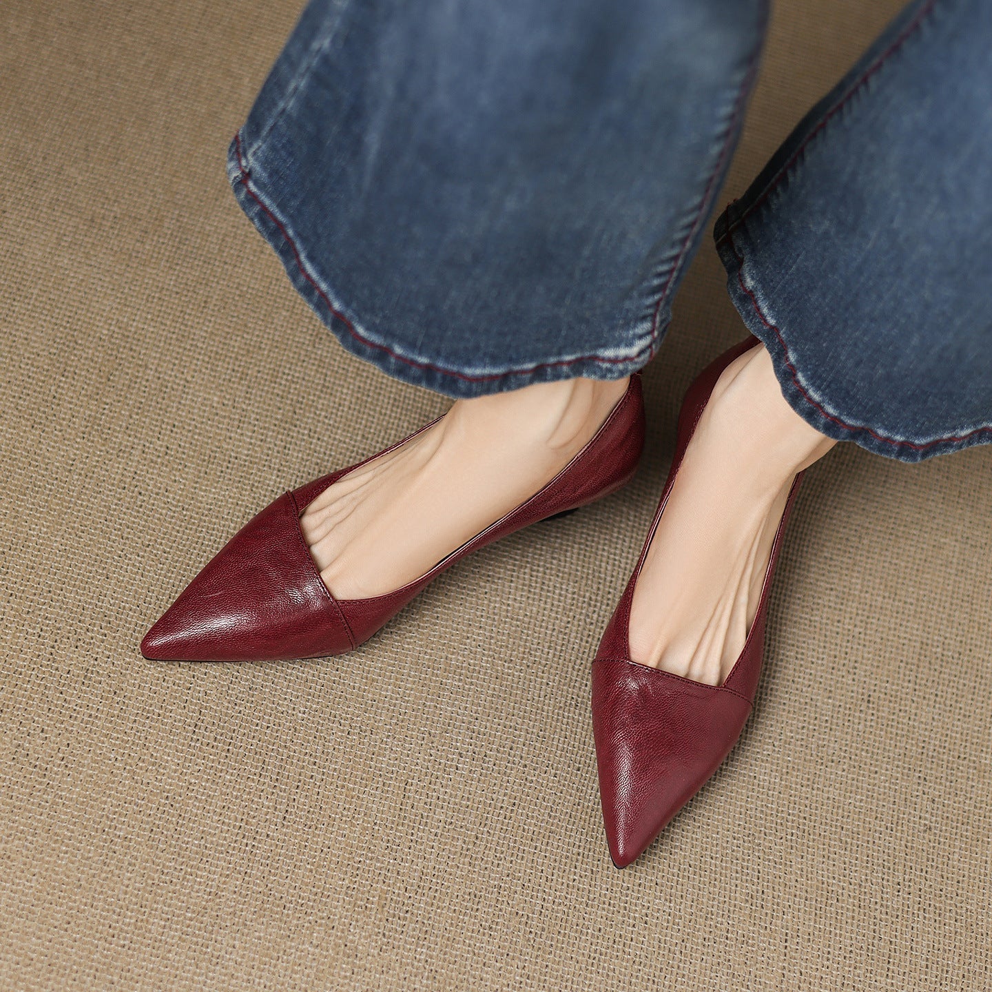 Women's Leather Pumps Pointed Toe Kitten Heel