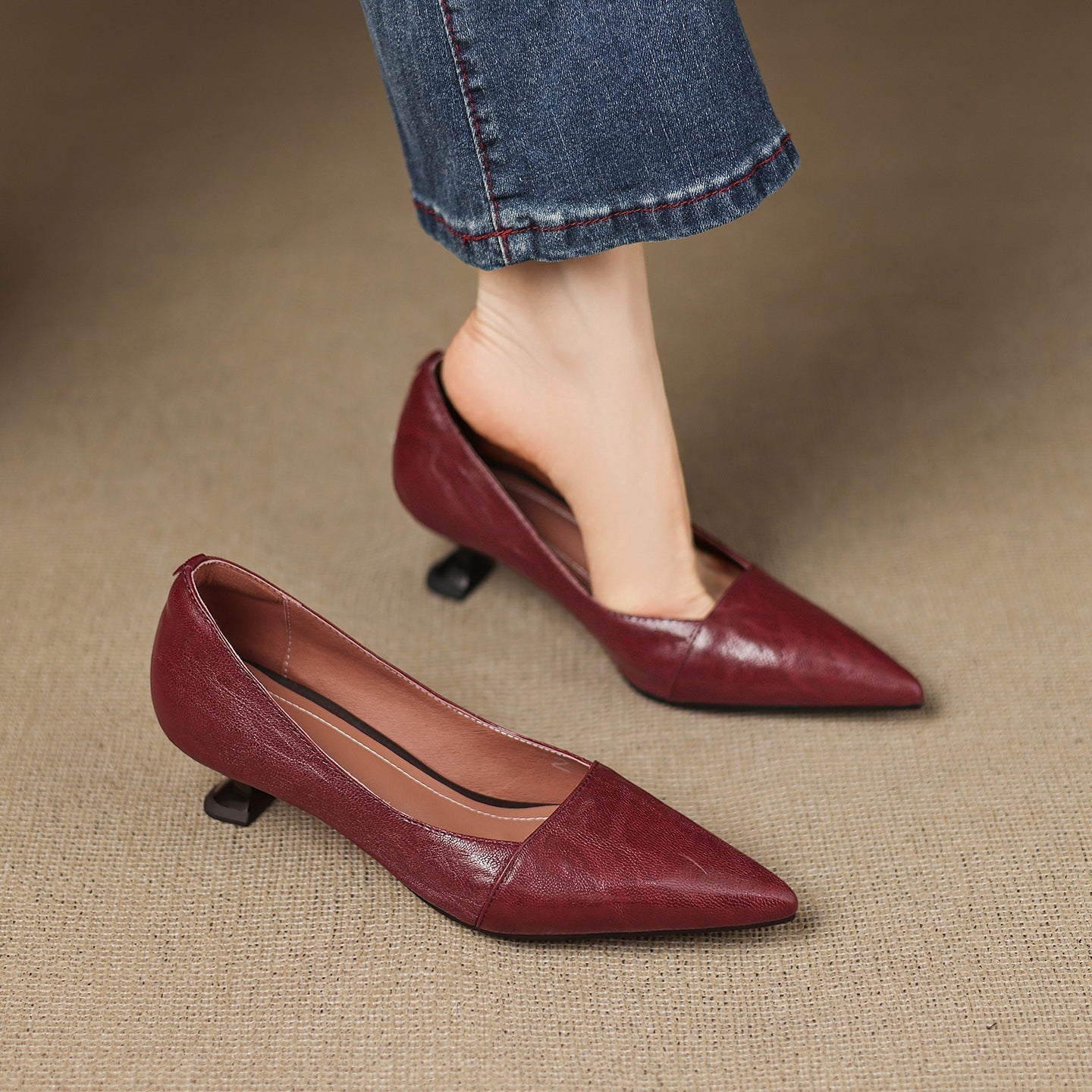 Women's Leather Pumps Pointed Toe Kitten Heel